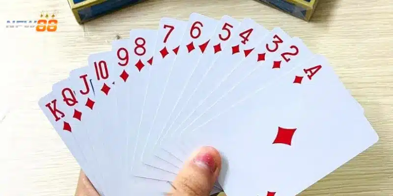 Mẹo xếp bài Tiến Lên nào để dễ chiếm lợi thế?